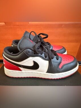 Jordan Air Jordan 1 Low (GS) White, Black & Red